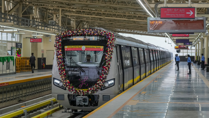 https://salarnews.in/public/uploads/images/newsimages/maannewsimage31102025_002214_Bengaluru metro yellow line.png